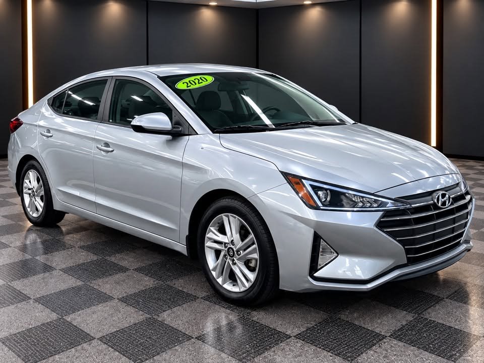 Hyundai Elantra photo 2