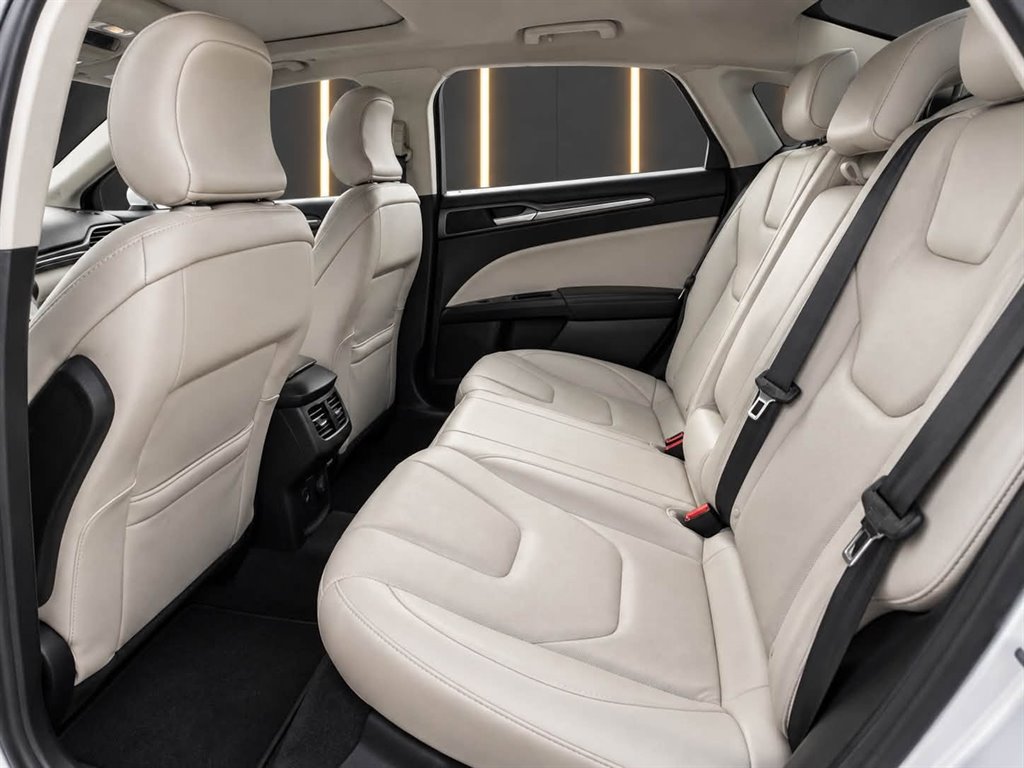 Ford Fusion photo 5